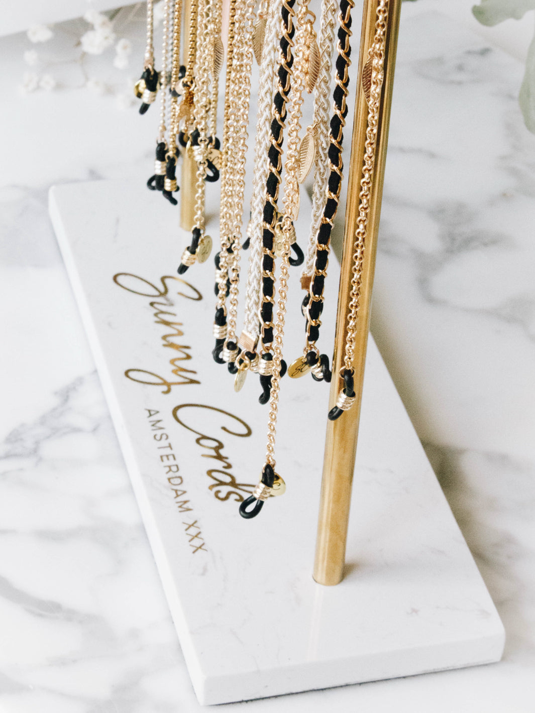 Marble display | Gold